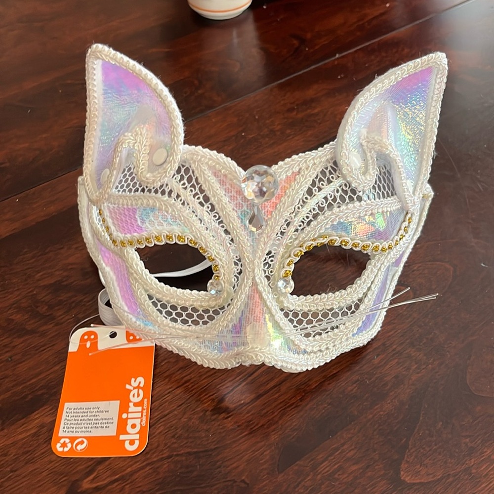 NWT cat mask